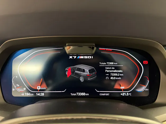 BMW X7 M50i