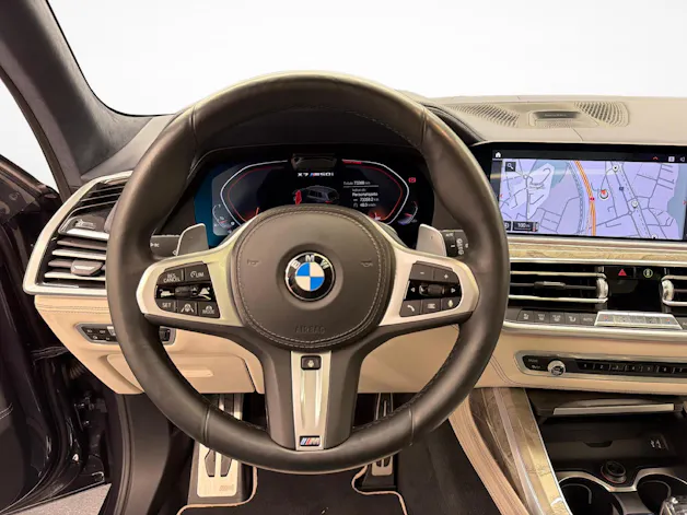 BMW X7 M50i