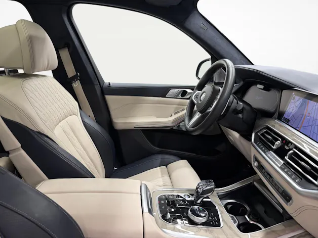 BMW X7 M50i