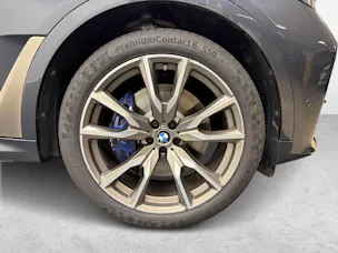 BMW X7 M50i