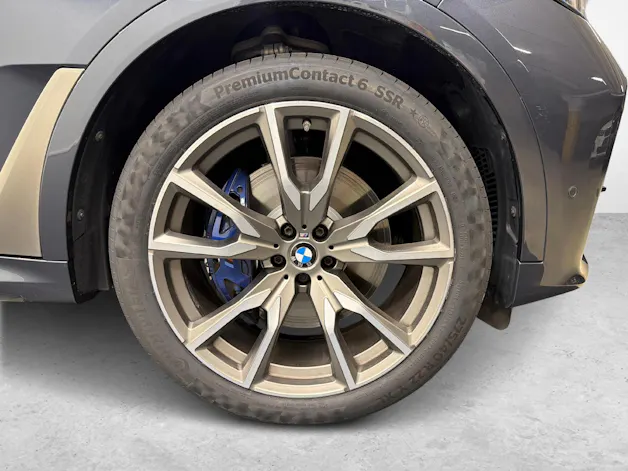 BMW X7 M50i