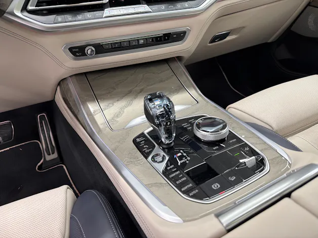 BMW X7 M50i