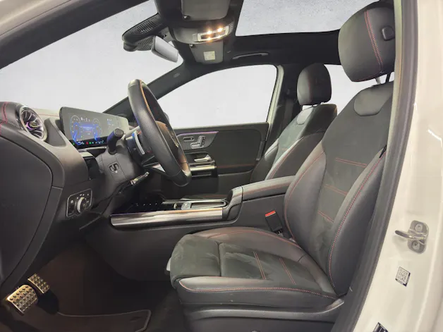MERCEDES-BENZ EQA 350 AMG Line 4Matic Swiss Star