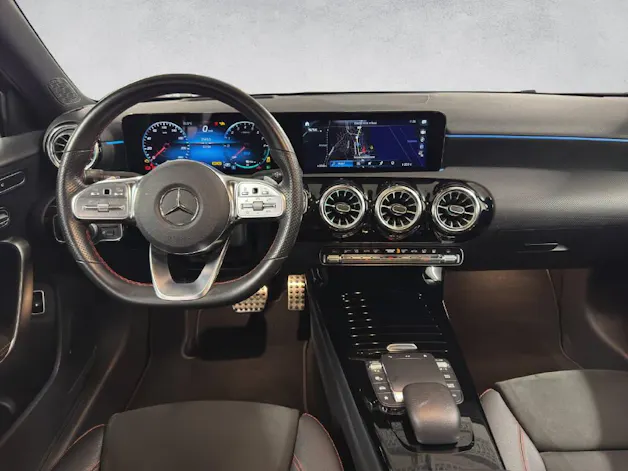 Mercedes-Benz A 250 e AMG Line