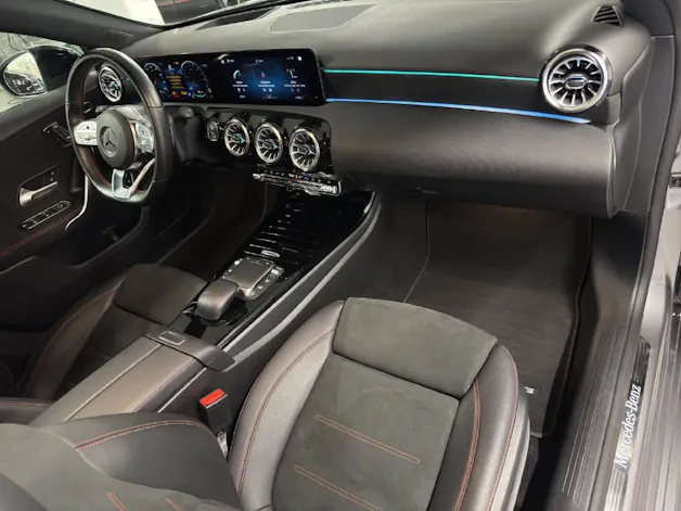 Mercedes-Benz A 250 e AMG Line