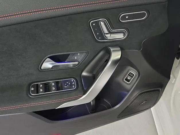 MERCEDES-BENZ CLA 250 AMG Line 4Matic Shooting Brake
