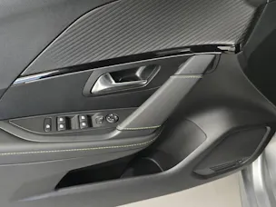 Peugeot 208 1.2 Hybrid 145 GT