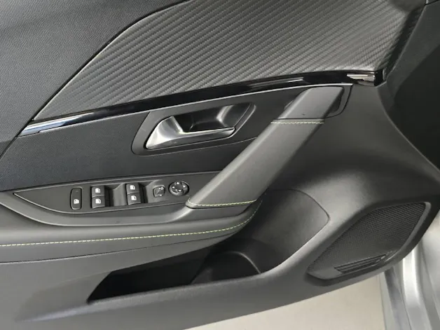 Peugeot 208 1.2 Hybrid 145 GT