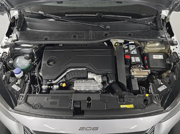 Peugeot 208 1.2 Hybrid 145 GT