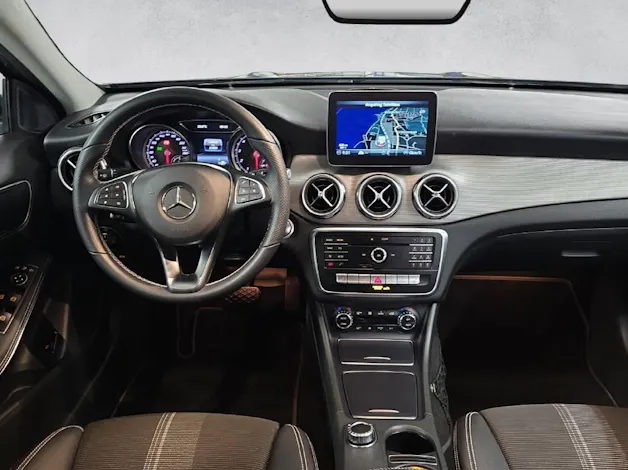 Mercedes-Benz GLA 200 Night Star