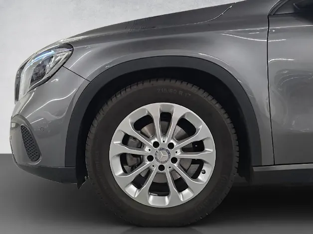 Mercedes-Benz GLA 200 Night Star