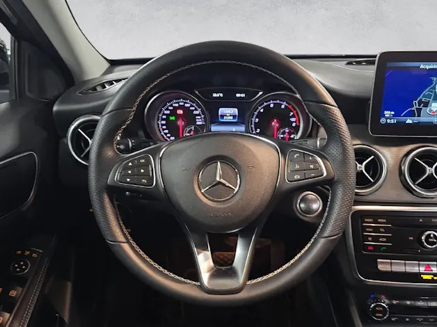 Mercedes-Benz GLA 200 Night Star