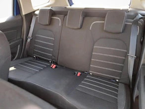 https://vehicle.imgix.net/4392574/969411cd-fec3-4e48-9d59-f0148061d1bf.jpg