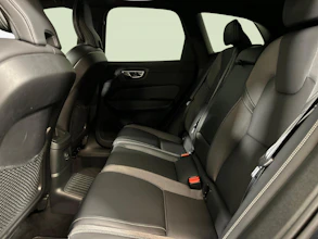 https://vehicle.imgix.net/4392639/563bde2a-9217-4ef8-ae1a-54b5081045ed.jpg