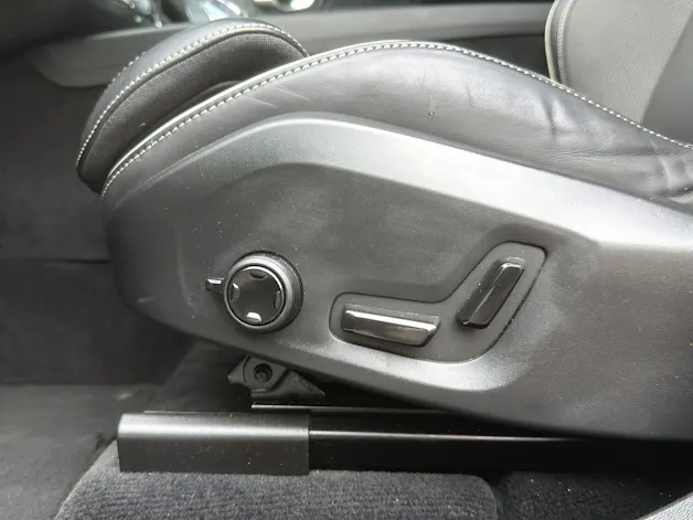 VOLVO XC60 2.0 T8 TE Plus Dark eAWD