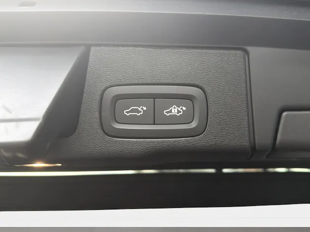 VOLVO XC60 2.0 T8 TE Plus Dark eAWD