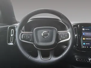 VOLVO XC40 2.0 B4 MH Plus Dark