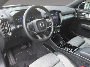 VOLVO XC40 2.0 B4 MH Plus Dark