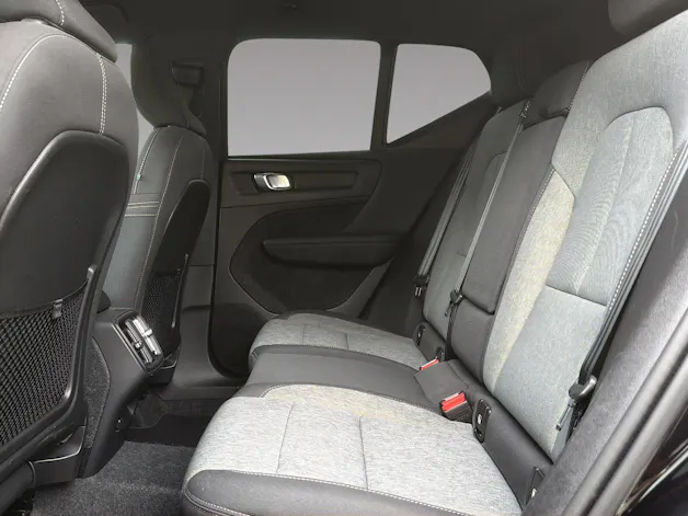 VOLVO XC40 2.0 B4 MH Plus Dark