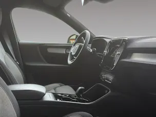 VOLVO XC40 2.0 B4 MH Plus Dark