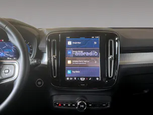 VOLVO XC40 2.0 B3 MH Plus Dark