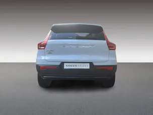 VOLVO XC40 2.0 B3 MH Plus Dark