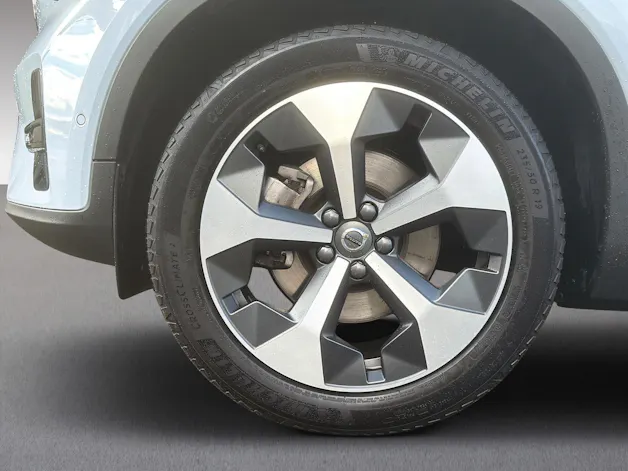 VOLVO XC40 2.0 B3 MH Plus Dark