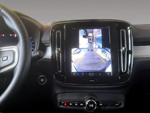 VOLVO XC40 2.0 B3 MH Plus Dark
