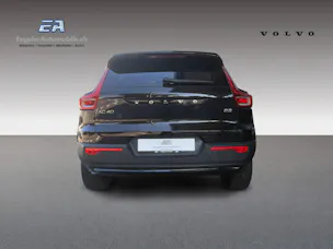 VOLVO XC40 2.0 B3 MH Plus Dark