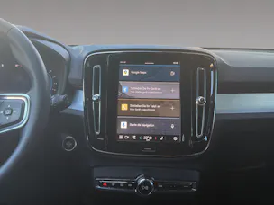 VOLVO XC40 2.0 B3 MH Plus Dark