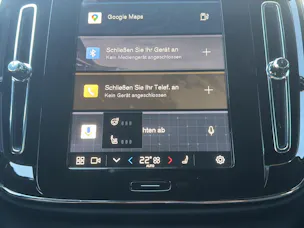 VOLVO XC40 2.0 B3 MH Plus Dark