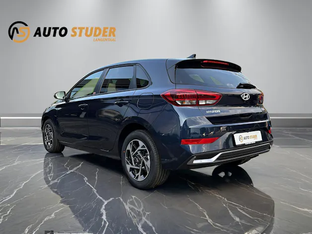 HYUNDAI i30 1.5 T-GDi Amplia