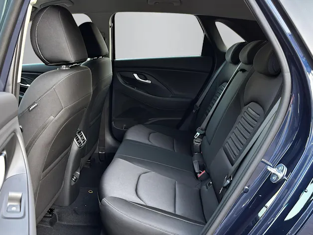 HYUNDAI i30 1.5 T-GDi Amplia