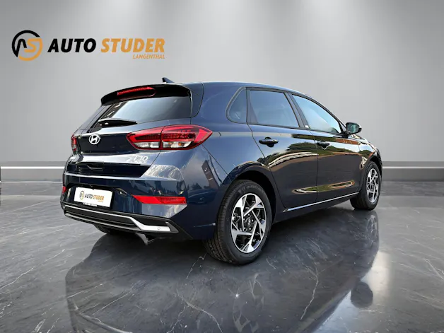 HYUNDAI i30 1.5 T-GDi Amplia