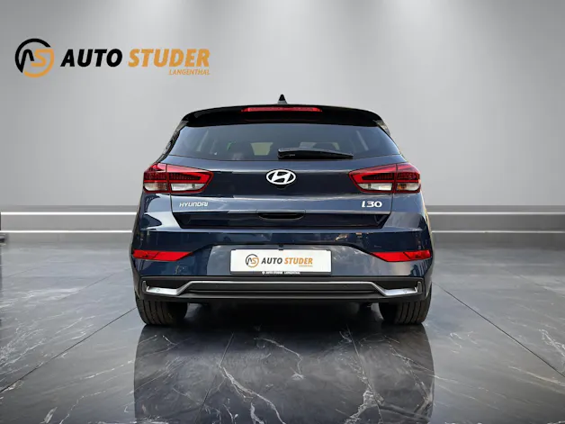 HYUNDAI i30 1.5 T-GDi Amplia
