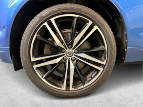 https://vehicle.imgix.net/4392668/9c95892b-b62c-4f8f-a395-b33236ea626e.jpg