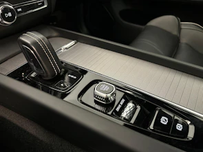 Fahrzeugbild VOLVO XC60 2.0 T8 TE R-Design eAWD