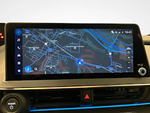 https://vehicle.imgix.net/4392690/89af6469-6a49-4140-8e44-bd07b3f82283.jpg