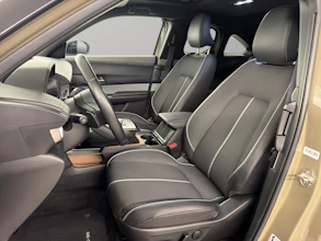 https://vehicle.imgix.net/4392706/7c393563-353a-41c7-b832-4d3c452b6a37.jpg