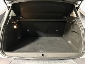 https://vehicle.imgix.net/4392723/81ad7d7d-51b3-4a04-8aea-ab2cb39a59c1.jpg