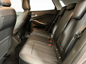 https://vehicle.imgix.net/4392723/c76f0717-6f91-454a-b73b-46e8c379a60d.jpg