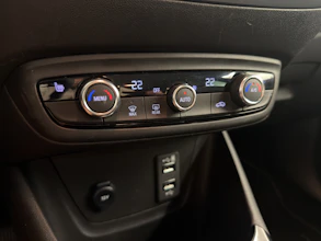 https://vehicle.imgix.net/4392749/c2d903cc-3808-44b2-af35-92e77eb55190.jpg