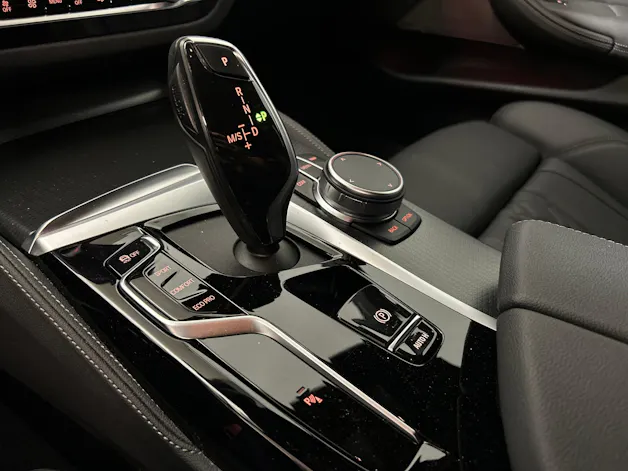 BMW 520d xDrive paddles Touring