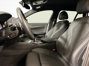 Fahrzeugbild BMW 520d xDrive paddles Touring