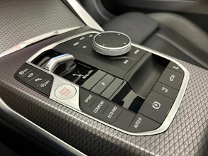 https://vehicle.imgix.net/4392756/ec2ad8c1-7215-42a9-a94b-223fdd5e3ea4.jpg