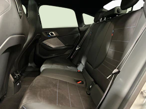 https://vehicle.imgix.net/4392767/dd2f0fa4-1d46-4b61-9b21-ffbad7e90b2a.jpg
