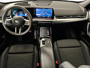 https://vehicle.imgix.net/4392777/b96a2f2a-8f00-41d1-8a97-c6c6387aa943.jpg