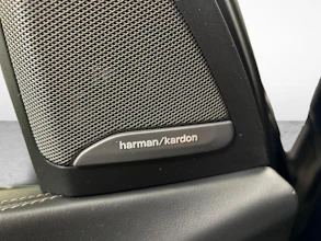 https://vehicle.imgix.net/4392786/d565f78a-1195-47cd-ac1f-79e7266923c1.jpg