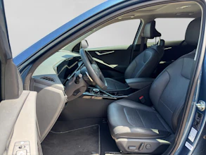 https://vehicle.imgix.net/4392892/4c3de282-e0d1-4fc1-a829-c6cb095a0b93.jpg