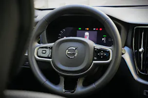 VOLVO XC60 2.0 T6 TE Plus Dark eAWD